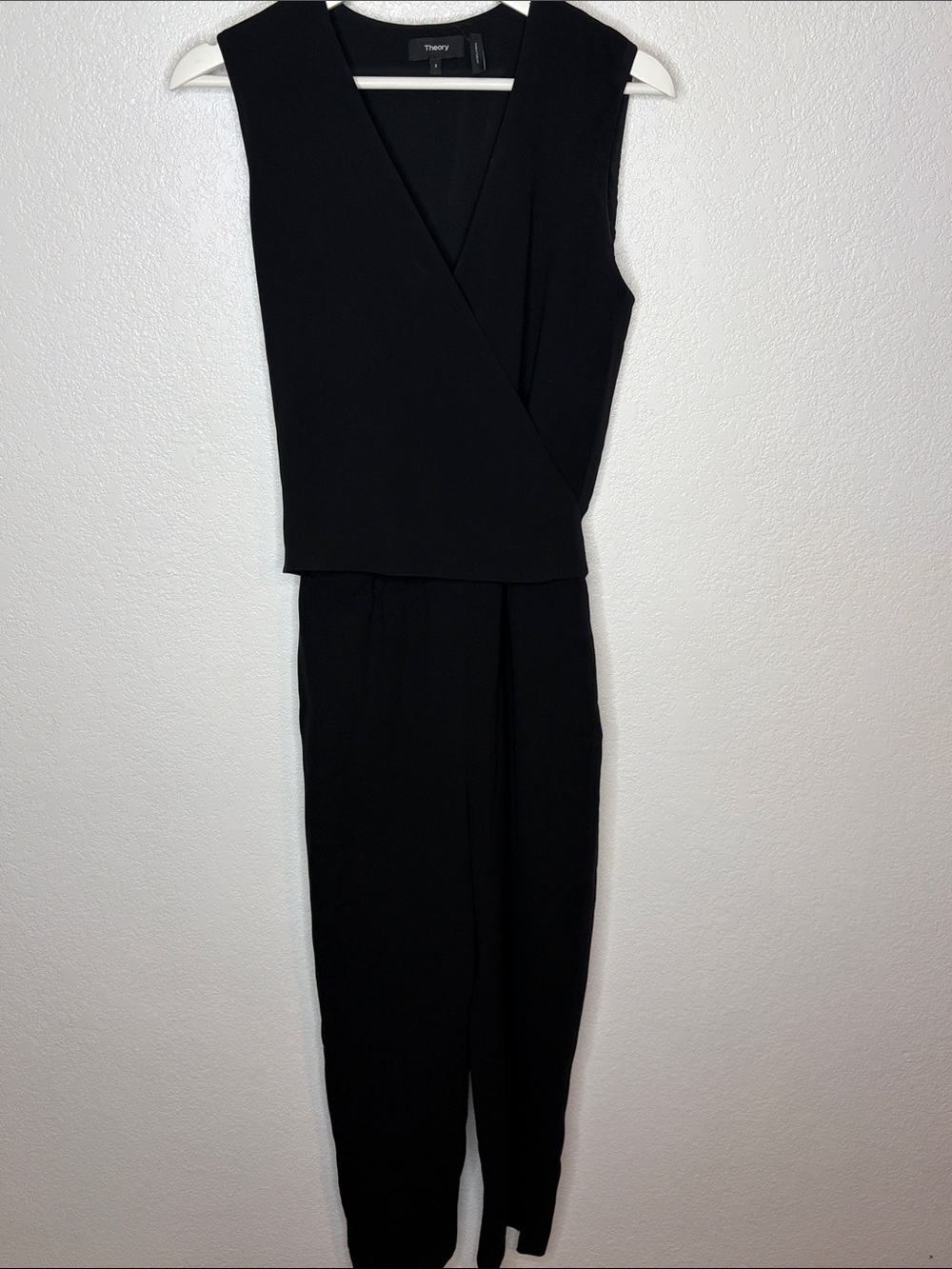 Theory Black Wrap Top Effortlessly Chic Jumpsuit With Pockets Size 8